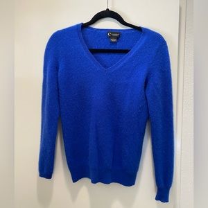 Women’s blue cashmere sweater - size small